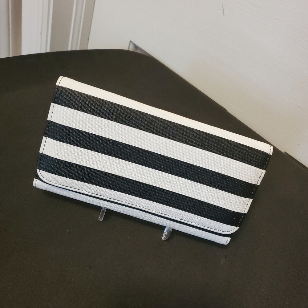 NWOT Kut From The Cloth Trifold Black & White Striped Wallet